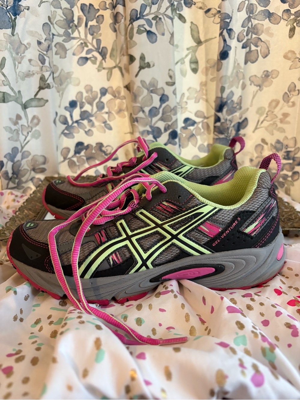 Asics GEL-VENTURE 5 Gray Athletic Shoes with Pink and Lime Accents - Picture 3 of 6